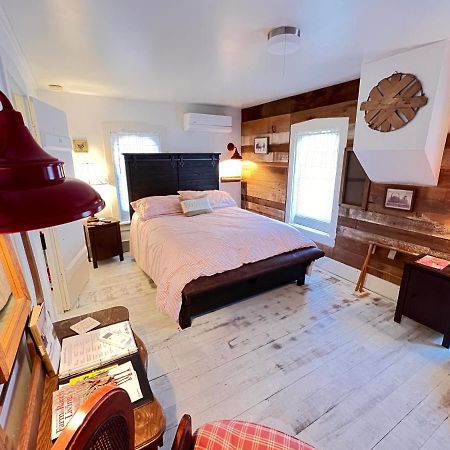 Nappanee The Farmhouse Inn Guest House المظهر الخارجي الصورة